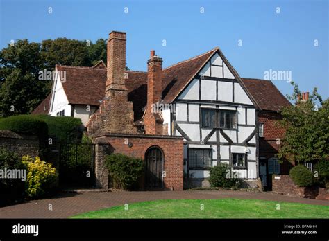 tudor manor house style